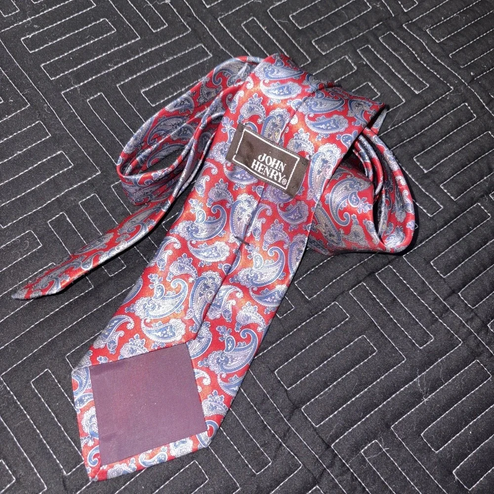 John Henry 100% Silk Red Paisley Print‎ Men's Tie